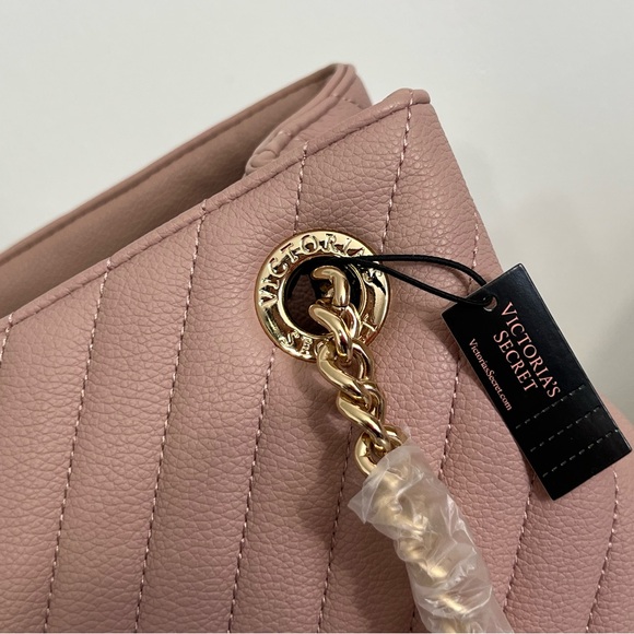 Victorias Secret Quilted Shoulder Bag NWT - Picture 5 of 7